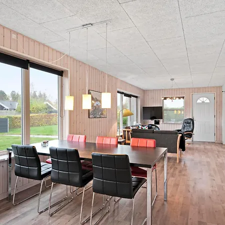 Stunning In With 3 Bedrooms And Wifi Prázdninový dům *